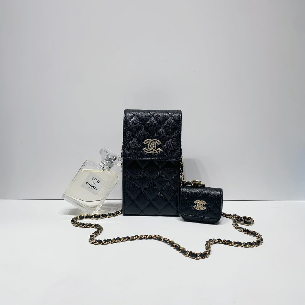 No.4486-Chanel Phone & AirPods Pro Case With Chain