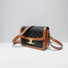 画像をギャラリービューアに読み込む, No.4509- Celine Teen Triomphe Bag
