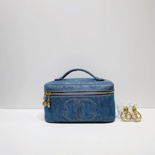 将图片加载到图库查看器，No.3651-Chanel Vintage Denim Large Vanity Case
