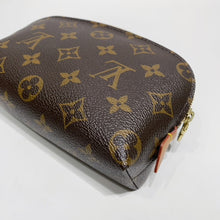 Charger l&#39;image dans la galerie, No.4387-Louis Vuitton Cosmetic Pouch PM
