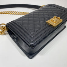 Load image into Gallery viewer, No.003008-Chanel Caviar Boy 25cm
