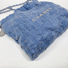画像をギャラリービューアに読み込む, No.4520-Chanel Denim Small 22 Tote Bag
