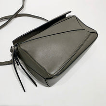 將圖片載入圖庫檢視器 No.4395-Loewe Mini Puzzle Bag
