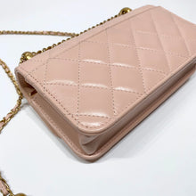 画像をギャラリービューアに読み込む, No.04558-Chanel Perfect Fit Small Flap Phone Holder With Chain
