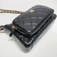 画像をギャラリービューアに読み込む, No.4416-Chanel Timeless Classic Clutch With Chain
