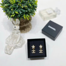 将图片加载到图库查看器，No.4267-Chanel Metal Pearl Star Earrings (Brand New / 全新貨品)
