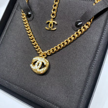 Load image into Gallery viewer, No.4484-Chanel Metal Pearl Coco Mark Necklace (Unused/ 未使用品)
