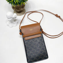 画像をギャラリービューアに読み込む, No.4508-Celine Triomphe Phone Bag
