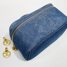 画像をギャラリービューアに読み込む, No.3651-Chanel Vintage Denim Large Vanity Case
