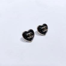 Load image into Gallery viewer, No.4265-Chanel Metal &amp; Pearl Crystal Heart Earrings
