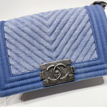 画像をギャラリービューアに読み込む, No.4518-Chanel Denim Small Boy 20cm

