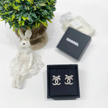 이미지를 갤러리 뷰어에 로드 , No.4453-Chanel Metal Crystal Bow CC Earrings (Unused / 未使用品)
