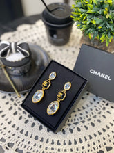 Load image into Gallery viewer, No.04557-Chanel Gold Drop Crystal Earrings
