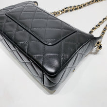 이미지를 갤러리 뷰어에 로드 , No.4416-Chanel Timeless Classic Clutch With Chain
