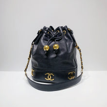 将图片加载到图库查看器，No.3976-Chanel Vintage Caviar Triple CC Bucket Bag
