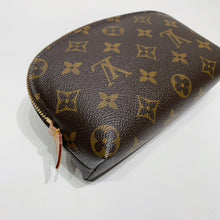 Charger l&#39;image dans la galerie, No.4387-Louis Vuitton Cosmetic Pouch PM
