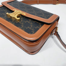 画像をギャラリービューアに読み込む, No.4509- Celine Teen Triomphe Bag
