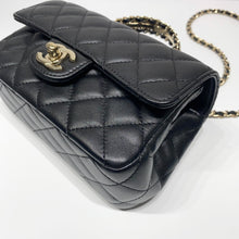Load image into Gallery viewer, No.04559-Chanel Mini Rectangular Crytral Top Handle Flap Bag
