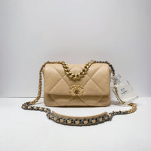 이미지를 갤러리 뷰어에 로드 , No.4448-Chanel 19 Small Handbag
