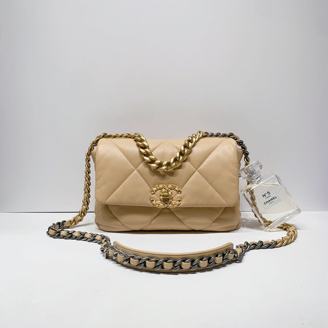 No.4448-Chanel 19 Small Handbag