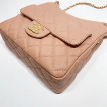 Load image into Gallery viewer, No.4068-Chanel Large Caviar Wavy CC Hobo Bag (Brand New / 全新貨品)
