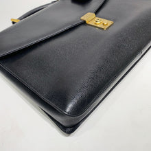 画像をギャラリービューアに読み込む, No.2166-Chanel Vintage Caviar Briefcase
