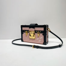 이미지를 갤러리 뷰어에 로드 , No.4306-Louis Vuitton Epi Leather Petite Malle
