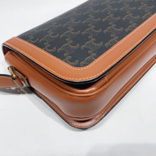 画像をギャラリービューアに読み込む, No.4509- Celine Teen Triomphe Bag
