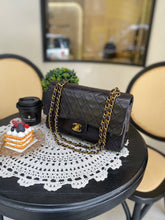 Load image into Gallery viewer, No.04560-Chanel Vintage Lambskin Classic Flap 25cm
