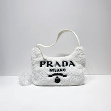이미지를 갤러리 뷰어에 로드 , No.4505-Prada Re-Edition 2000 Terry Mini Bag
