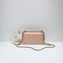 画像をギャラリービューアに読み込む, No.04558-Chanel Perfect Fit Small Flap Phone Holder With Chain
