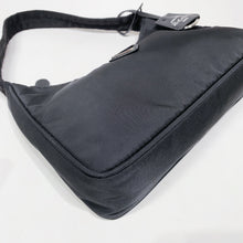 이미지를 갤러리 뷰어에 로드 , No.4507-Prada Re-Edition 2000 Nylon Mini Bag
