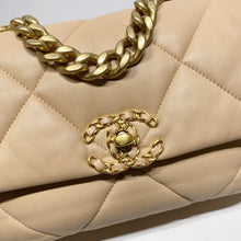 이미지를 갤러리 뷰어에 로드 , No.4448-Chanel 19 Small Handbag
