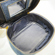 画像をギャラリービューアに読み込む, No.3651-Chanel Vintage Denim Large Vanity Case
