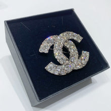 Load image into Gallery viewer, No.02251-Chanel Classic CC Crystal Brooch
