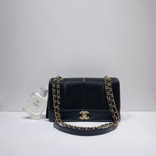 Charger l&#39;image dans la galerie, No.4241-Chanel Pleated Crush Flap Bag (Unused / 未使用品)
