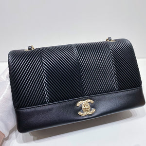 No.4241-Chanel Pleated Crush Flap Bag (Unused / 未使用品)