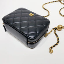 Load image into Gallery viewer, No.4141-Chanel Pearl Crush Camera Bag
