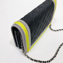 이미지를 갤러리 뷰어에 로드 , No.4145-Chanel Fabric Boy Wallet On Chain
