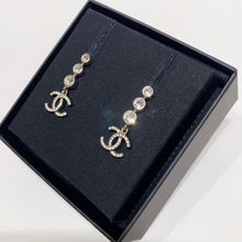 Load image into Gallery viewer, No.4245-Chanel Crystal &amp; Metal Coco Mark Earrings
