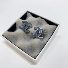 이미지를 갤러리 뷰어에 로드 , No.4153-Chanel Metal &amp; Leather Coco Mark Earrings
