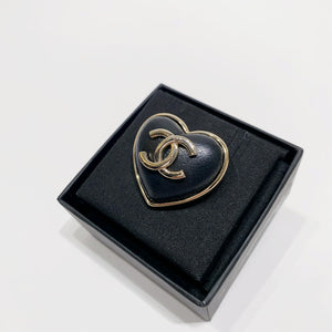 No.4163-Chanel Metal & Leather Heart Brooch