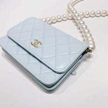 Load image into Gallery viewer, No.4524-Chanel Maxi Pearls Clutch With Chain (Unused / 未使用品)
