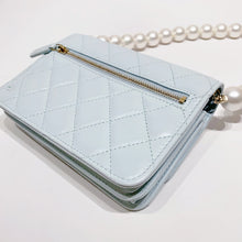 Load image into Gallery viewer, No.4524-Chanel Maxi Pearls Clutch With Chain (Unused / 未使用品)
