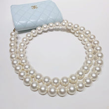Load image into Gallery viewer, No.4524-Chanel Maxi Pearls Clutch With Chain (Unused / 未使用品)
