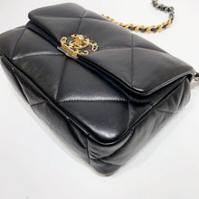 이미지를 갤러리 뷰어에 로드 , No.4171-Chanel 19 Small Handbag (Unused / 未使用品)
