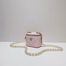 画像をギャラリービューアに読み込む, No.4180-Chanel Small Pearl Mood Vanity With Chain (Unused / 未使用品)
