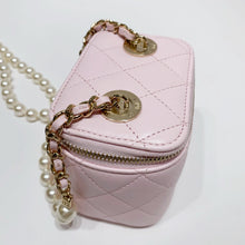 Load image into Gallery viewer, No.4180-Chanel Small Pearl Mood Vanity With Chain (Unused / 未使用品)
