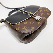 Load image into Gallery viewer, No.4247-Louis Vuitton Chain IT PM

