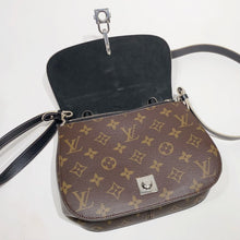 Load image into Gallery viewer, No.4247-Louis Vuitton Chain IT PM

